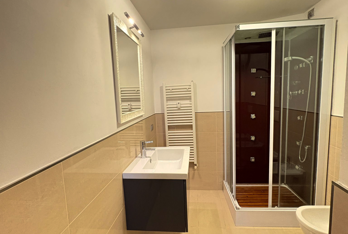 via-Francesco-Berni-9-Valverde-Verona_bagno_03