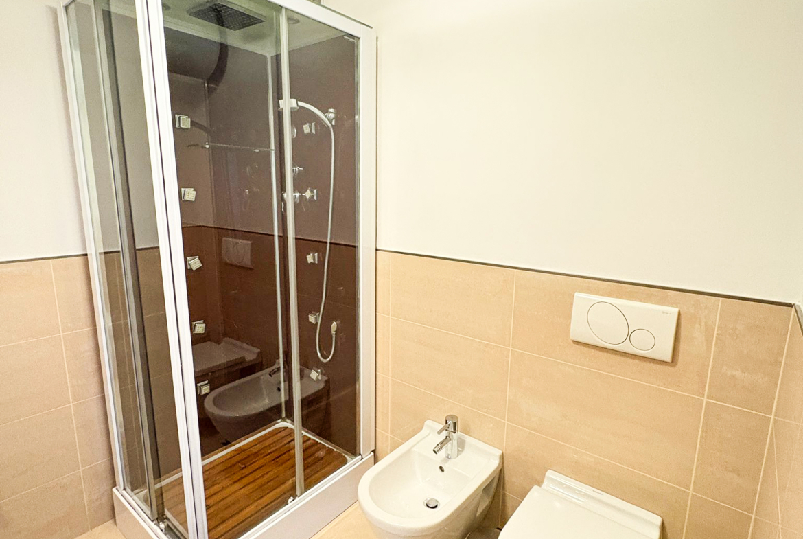 via-Francesco-Berni-9-Valverde-Verona_bagno_04