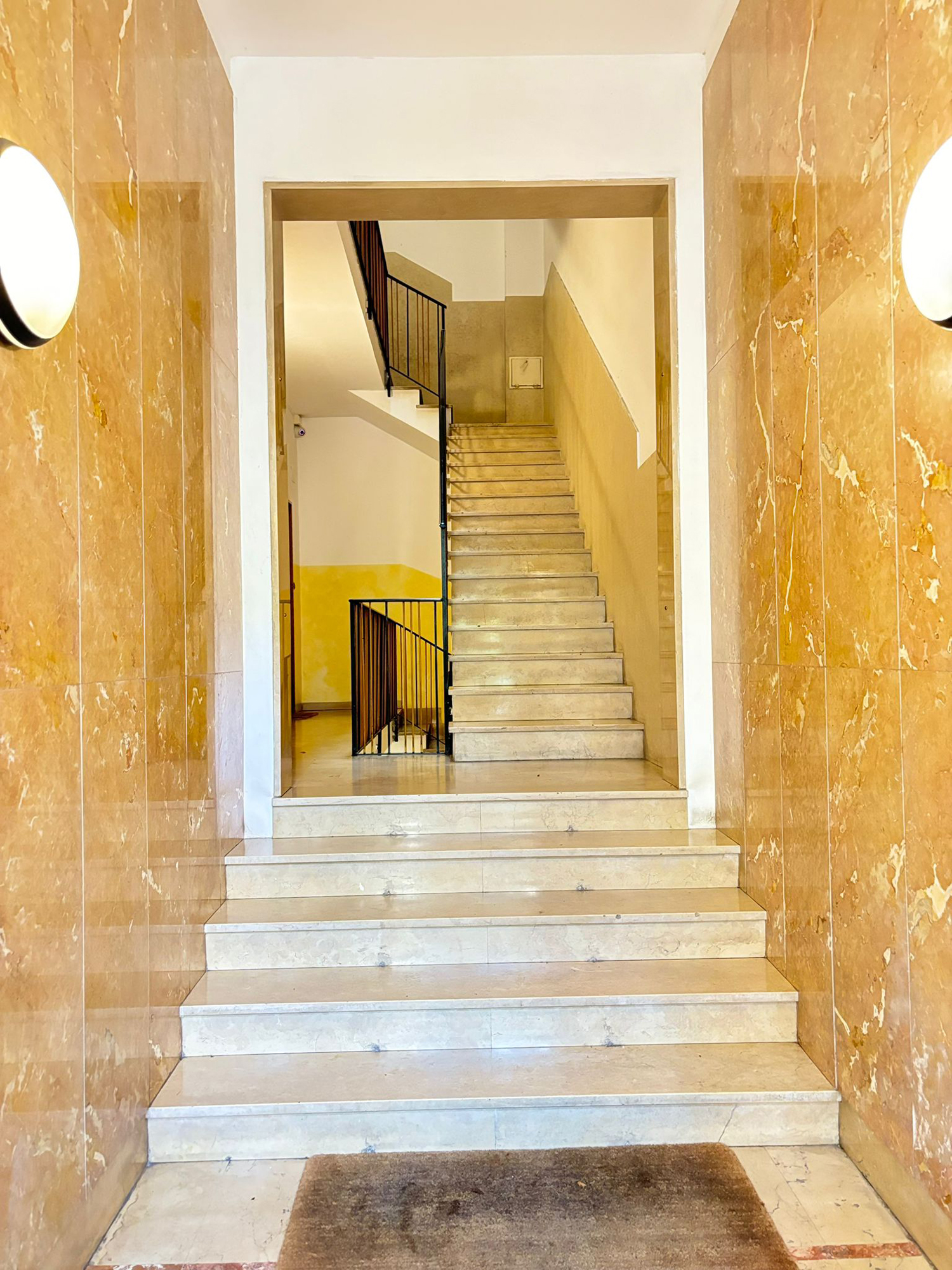 quadrilocale-via-Farinata-degli-uberti-tolosetto-9-borgo-trento-verona-entrata-01